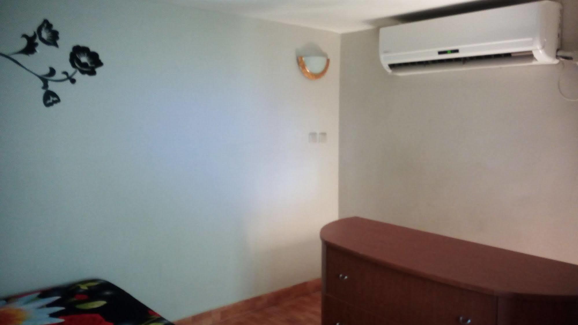 Netanya Motel Pierre Extérieur photo