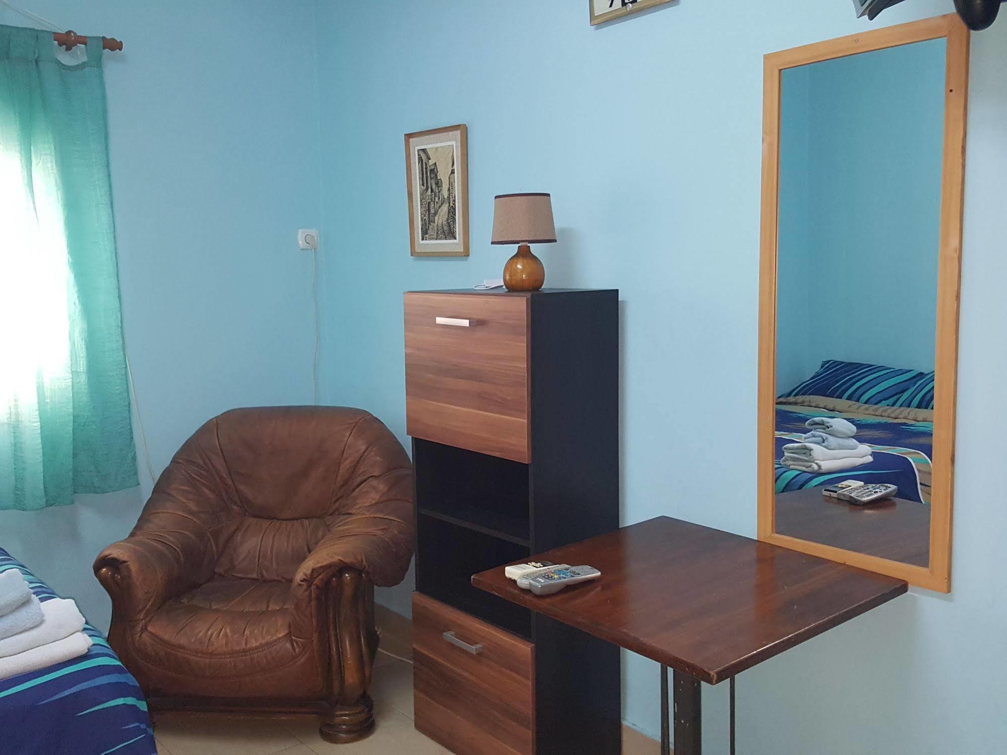 Netanya Motel Pierre Extérieur photo